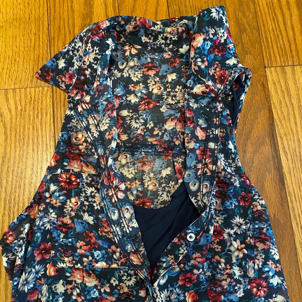 Hollister flowy floral dress - Picture 2 of 5